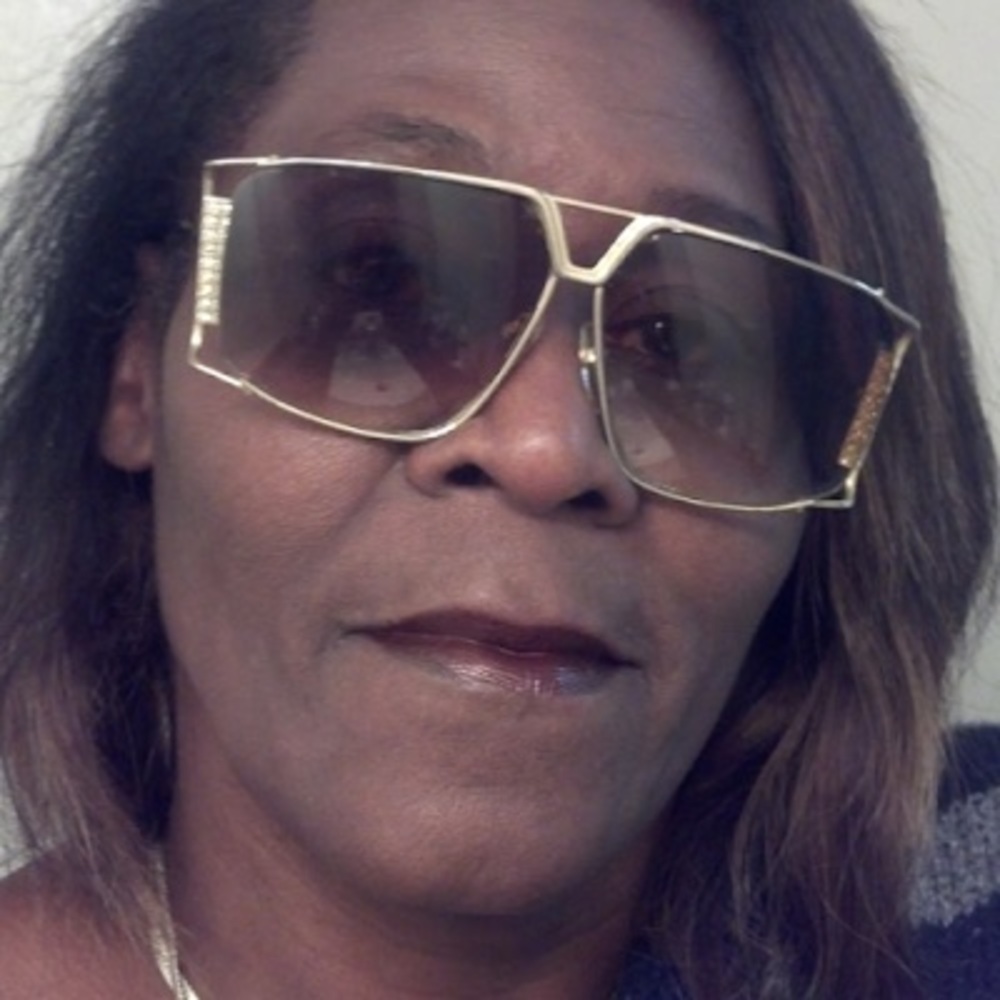 Meet your Posher, Ernestine